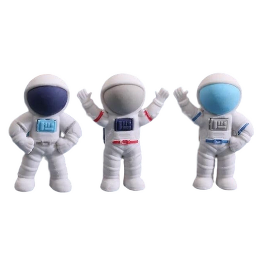 [Random colour 1 pcs] Eraser Astronaut Shaped – Fun and Creative Stationery for Kids