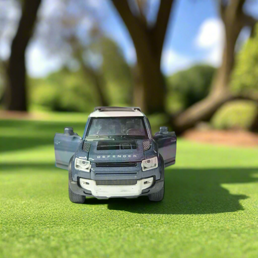 [Random Color] Amazing 1:32 Die-cast Pullback Cars | Defender [B]