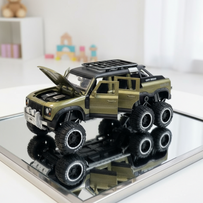 [Random color] Land Rover Defender Guard 6X6 1:24