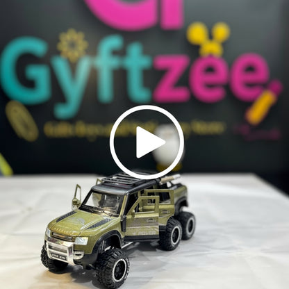 [Random color] Land Rover Defender Guard 6X6 1:24